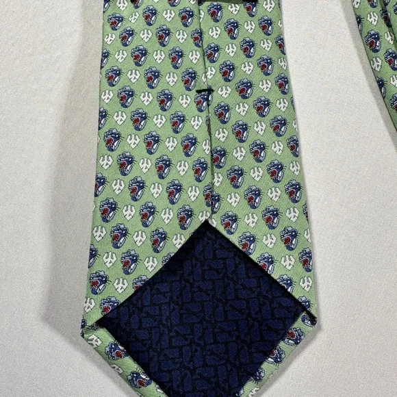 Men’s Vineyard Vines Silk Tie Custom Collection - Picture 4 of 6